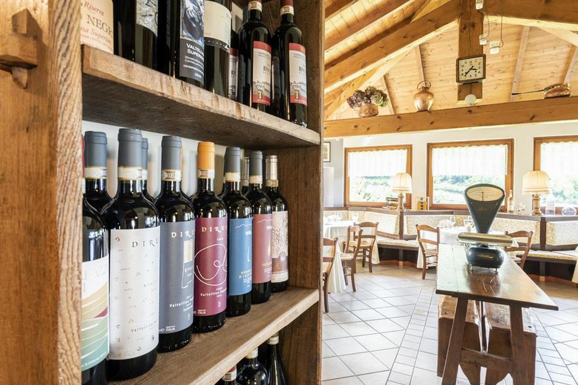 Agriturismo mit Ferienzimmern und Restaurant am Comer See