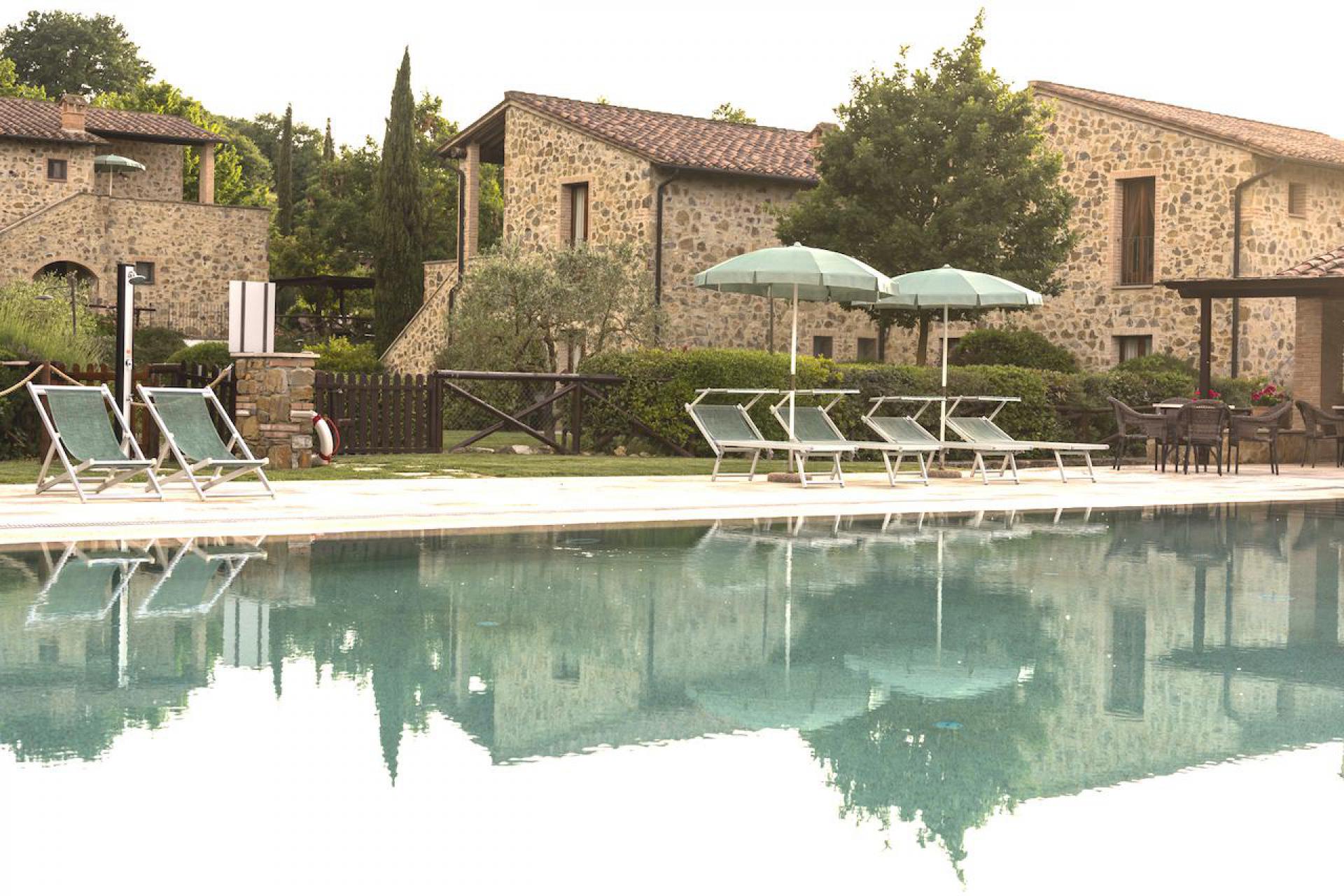 Toskanisches Country Resort mit 4 schönen Pools