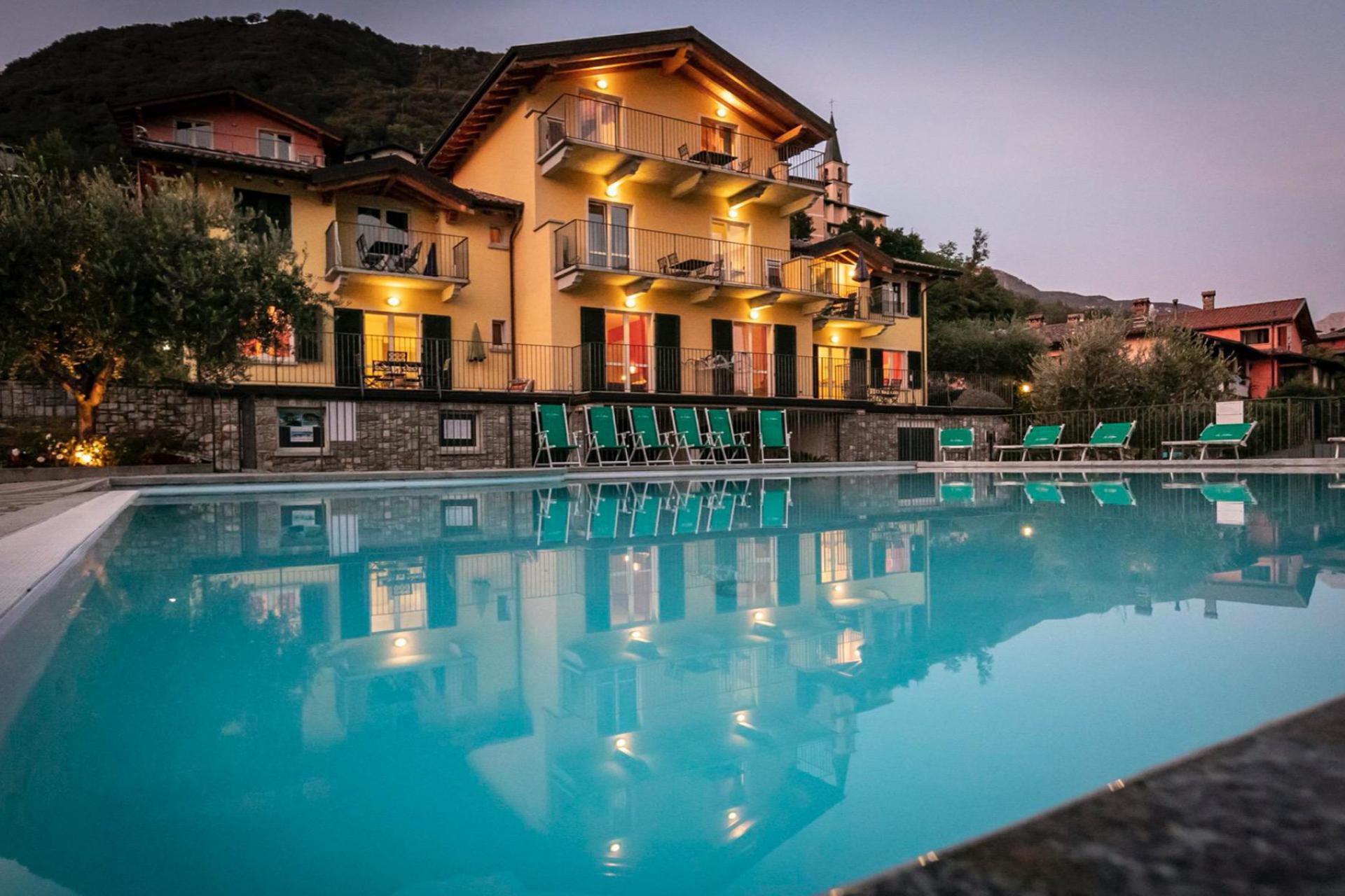 Familienresidenz mit Pool und Kinderbecken