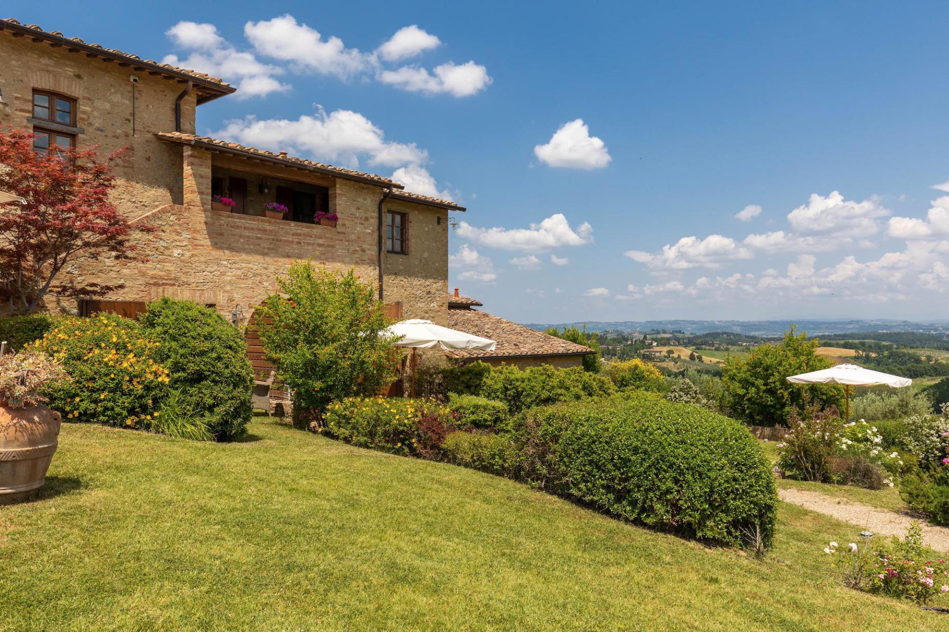 Luxury agriturismo and winery near San Gimignano