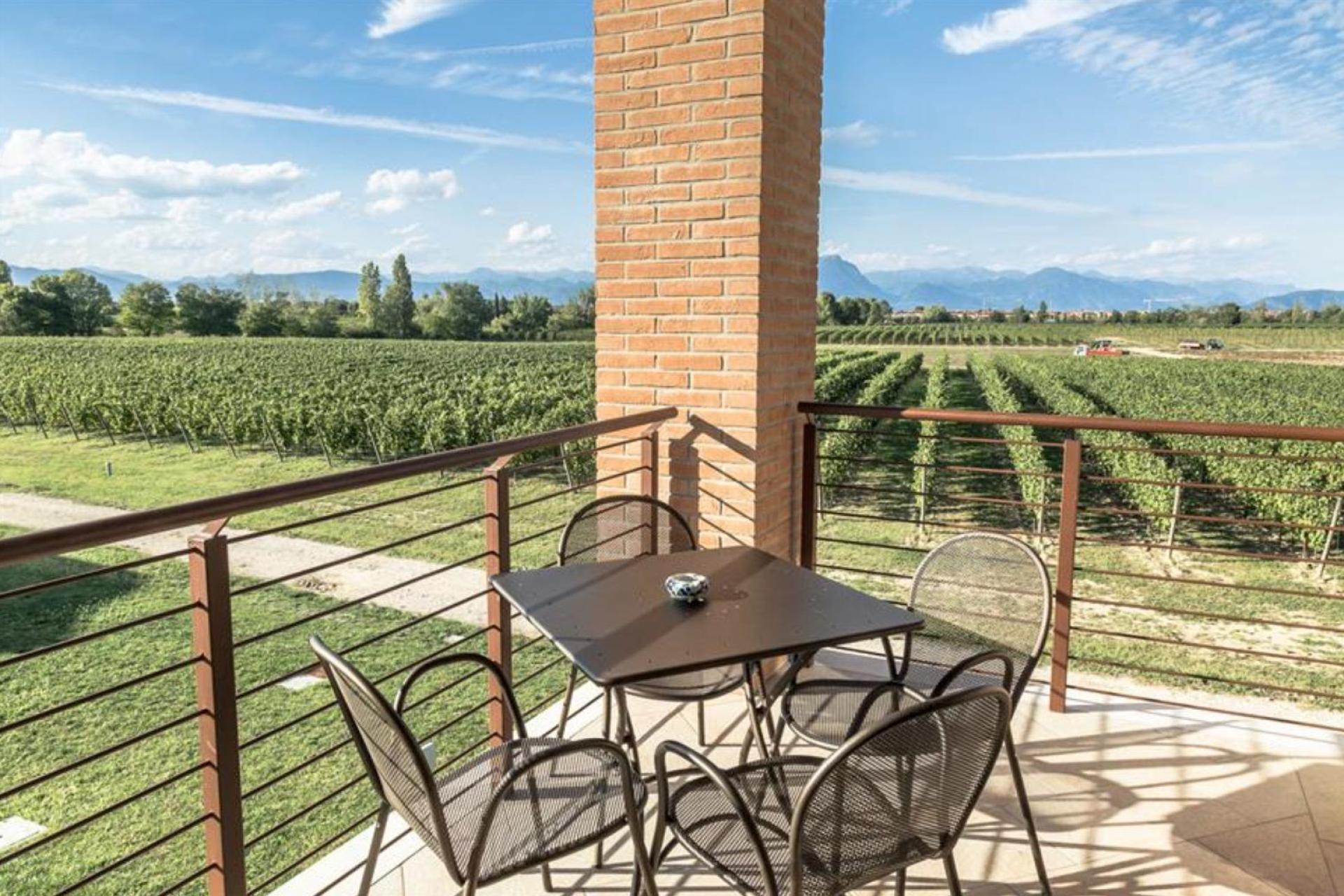 Agriturismo mit Ferienwohnungen Gardasee, mit großem Pool, ideal für Familien