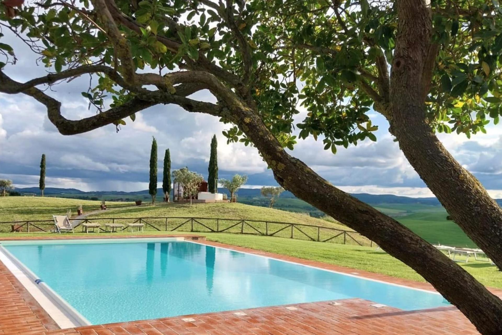 Kleiner Agriturismo mit Blick auf die Hügel der Toskana und Siena