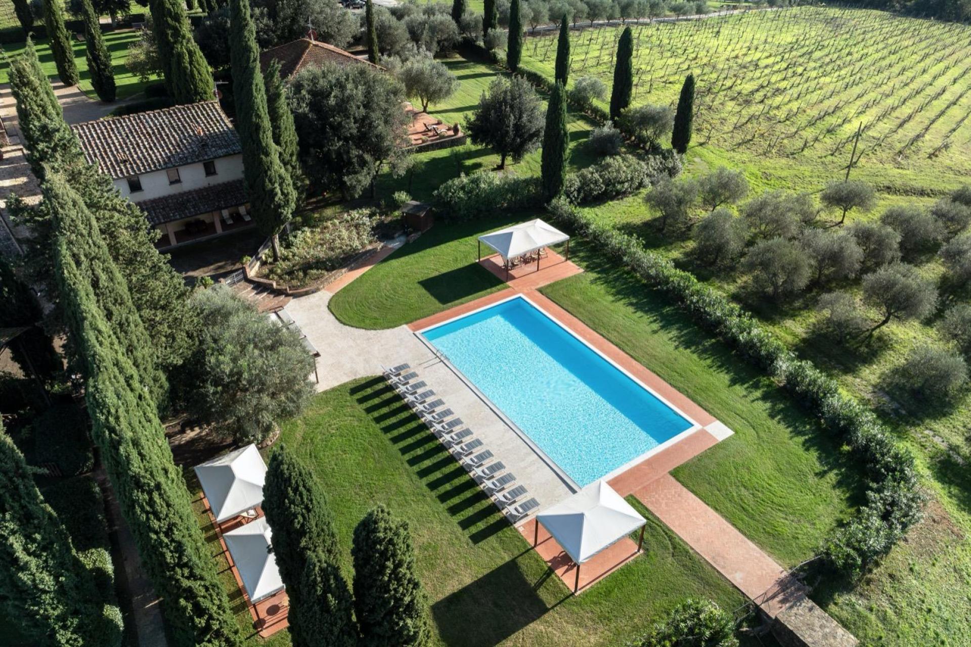 Agriturismo mit Ferienwohnungen und -haus in der Toskana mit Restaurant und Panorama-Weinbar