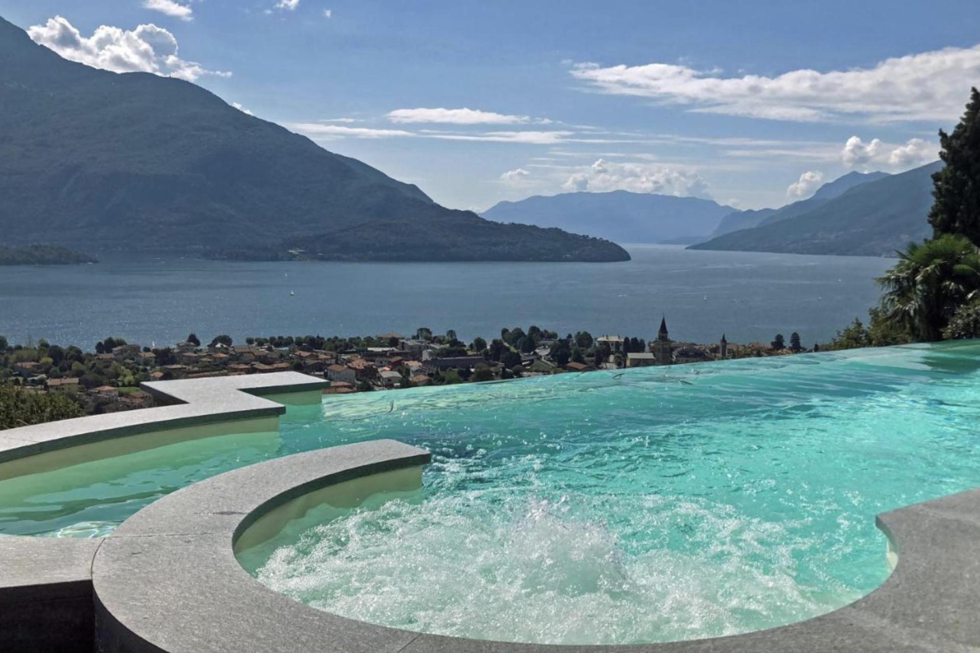 Ferienhaus mit 3 FeWo mit einzigartigem Blick auf den Comer See