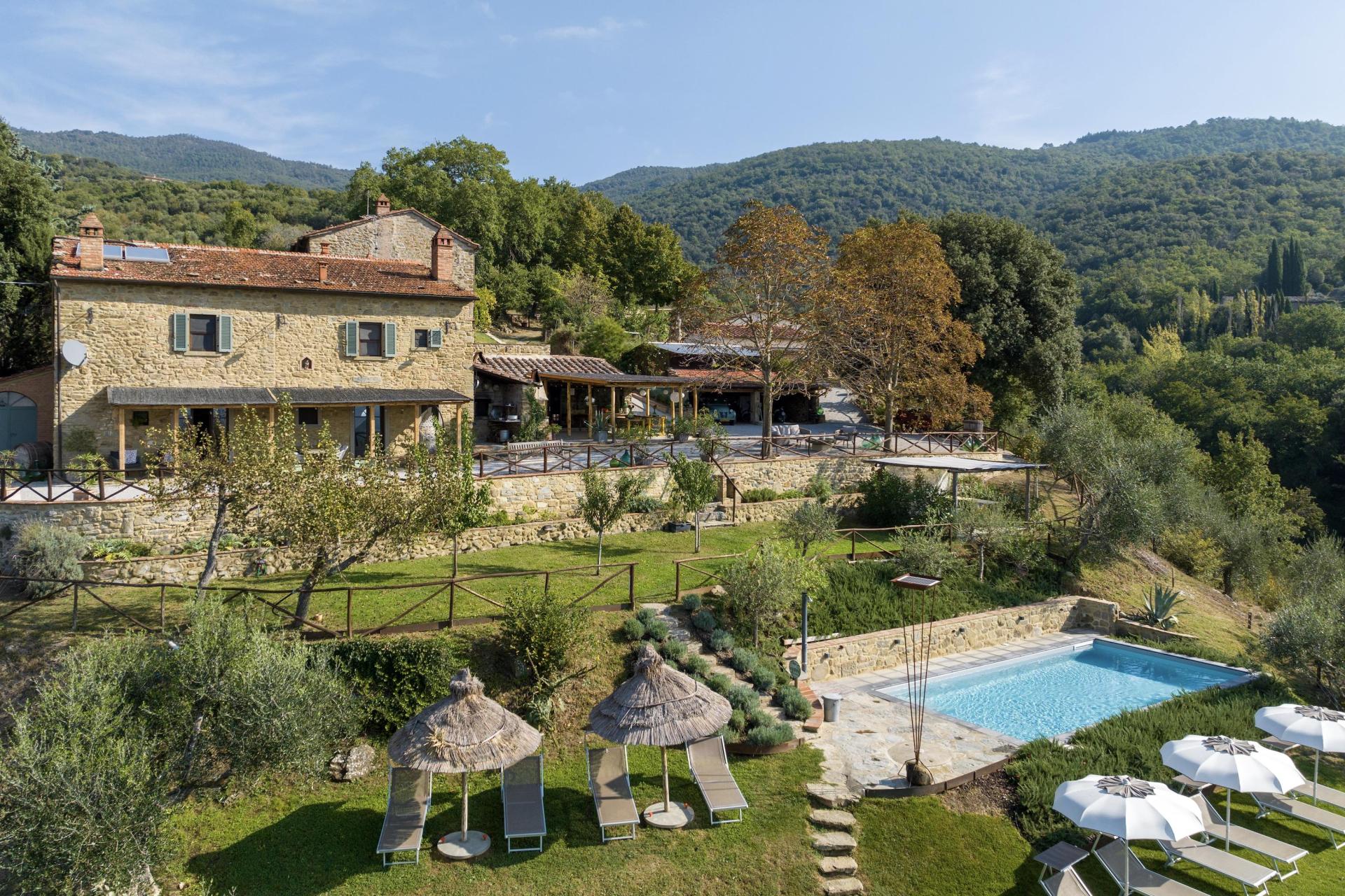 Kleiner Agriturismo nahe Cortona mit Pool und weiter Aussicht