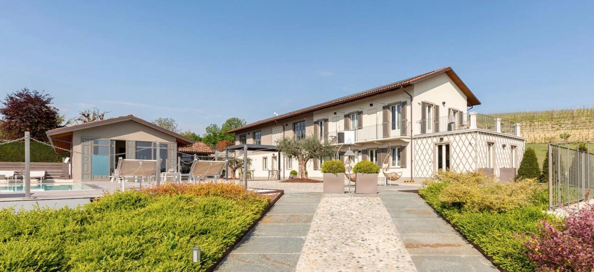 Agriturismo Piemont Ferienwohnungen mit Pool im Piemont